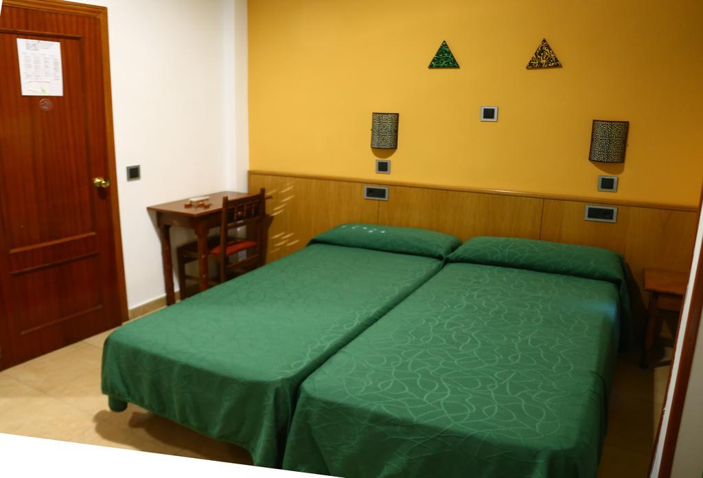 Hostal Muralla Plasencia Εξωτερικό φωτογραφία