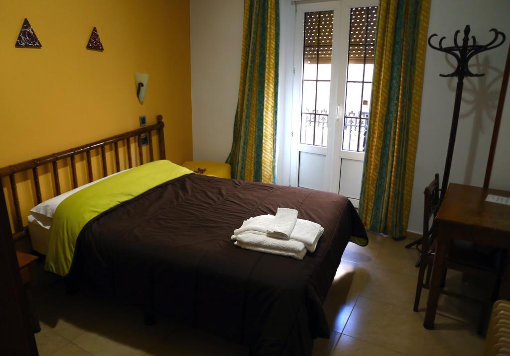 Hostal Muralla Plasencia Εξωτερικό φωτογραφία