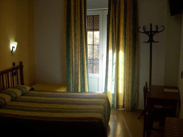Hostal Muralla Plasencia Εξωτερικό φωτογραφία