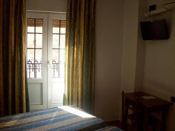 Hostal Muralla Plasencia Εξωτερικό φωτογραφία