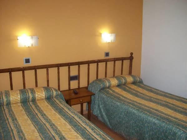Hostal Muralla Plasencia Εξωτερικό φωτογραφία