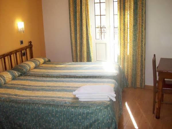 Hostal Muralla Plasencia Εξωτερικό φωτογραφία